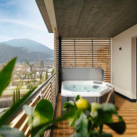 Hotel Pfeiss Lana Bagian luar foto