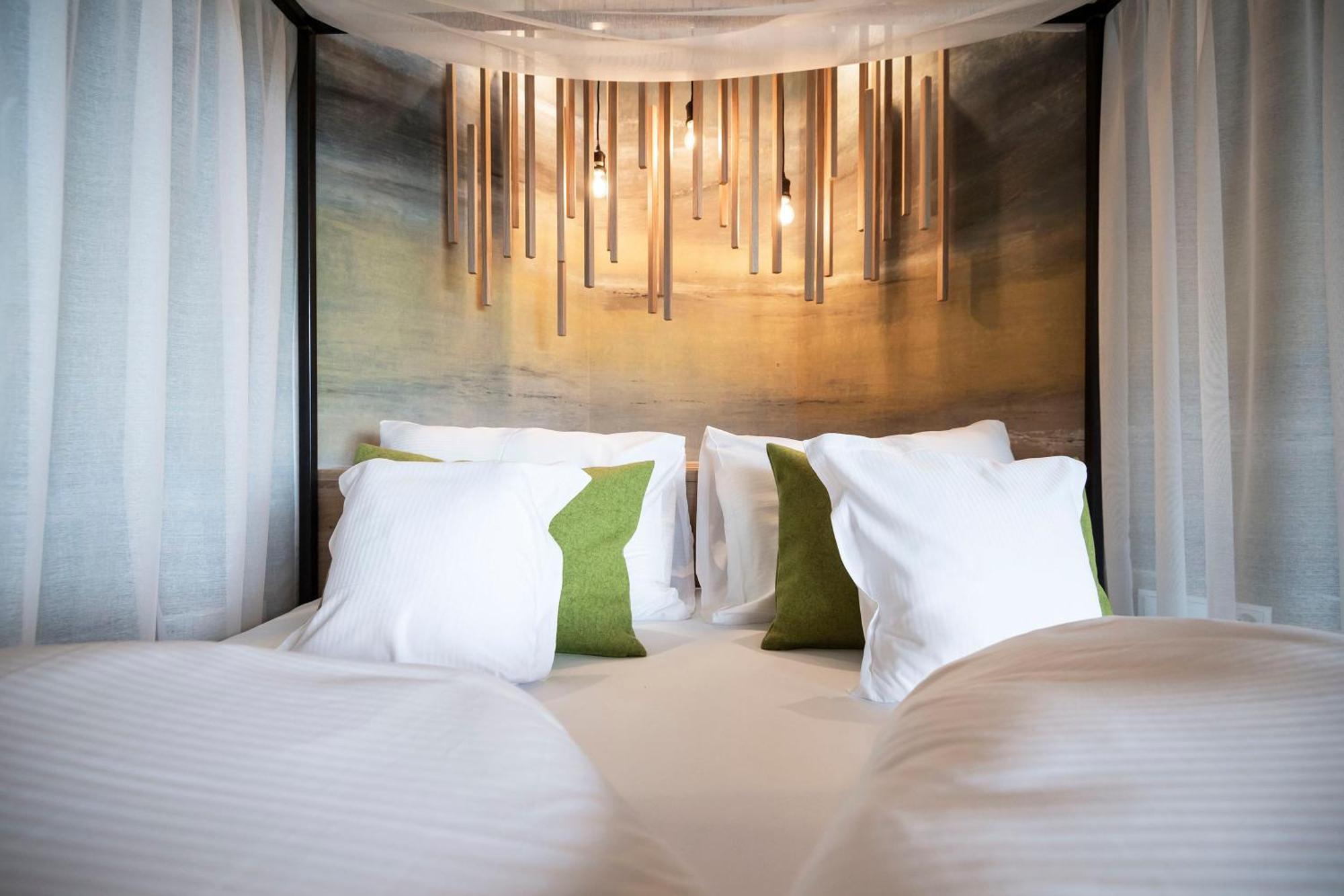 Hotel Pfeiss Lana Bagian luar foto