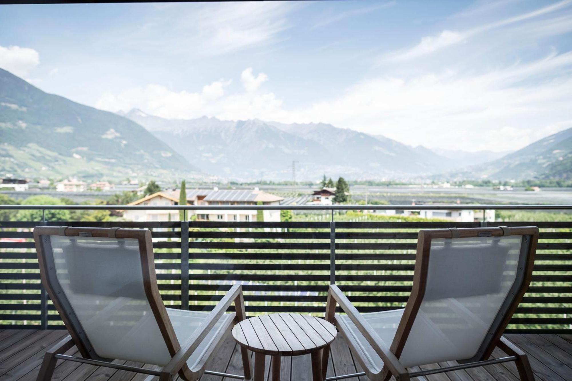Hotel Pfeiss Lana Bagian luar foto