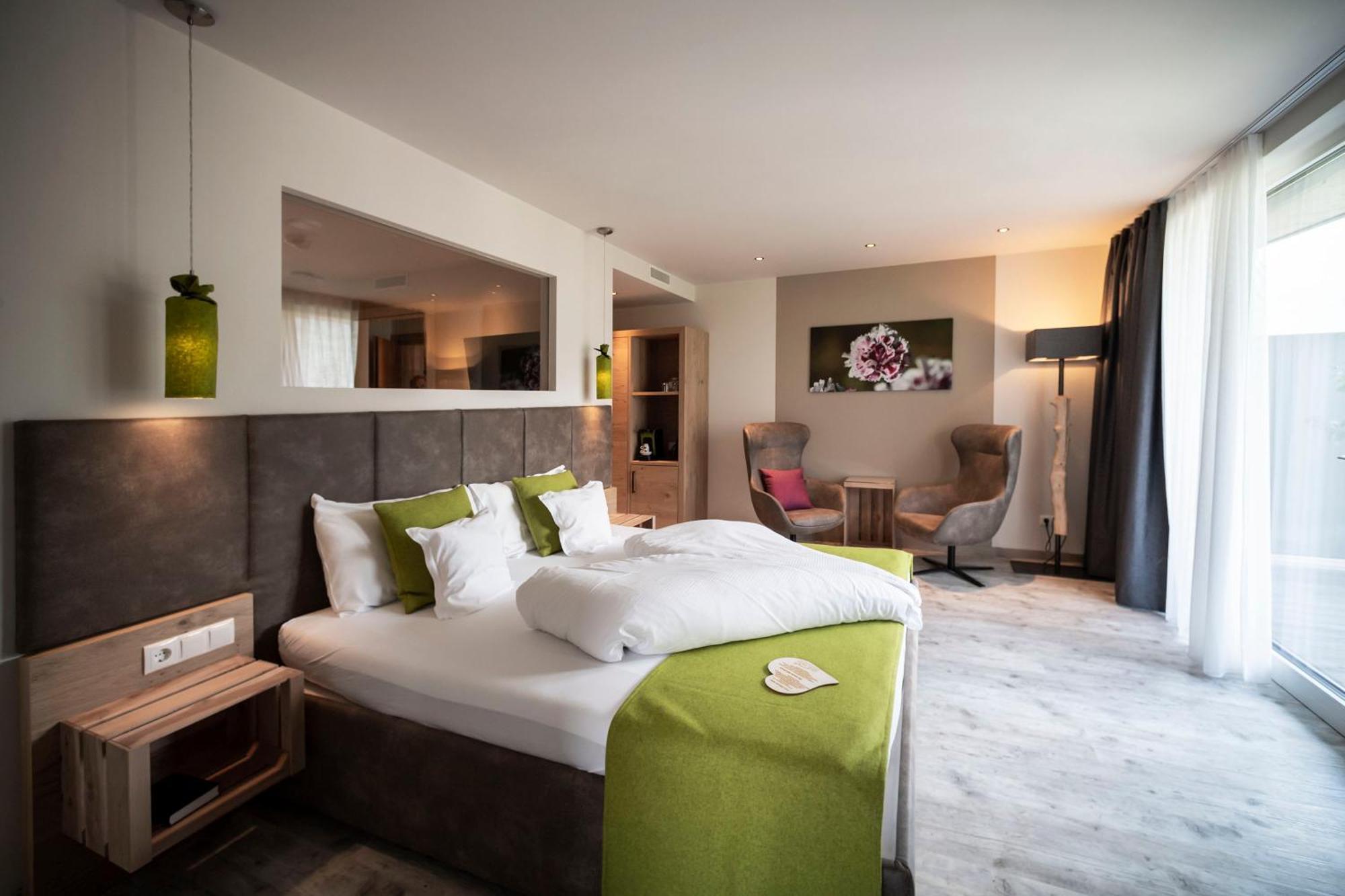 Hotel Pfeiss Lana Bagian luar foto
