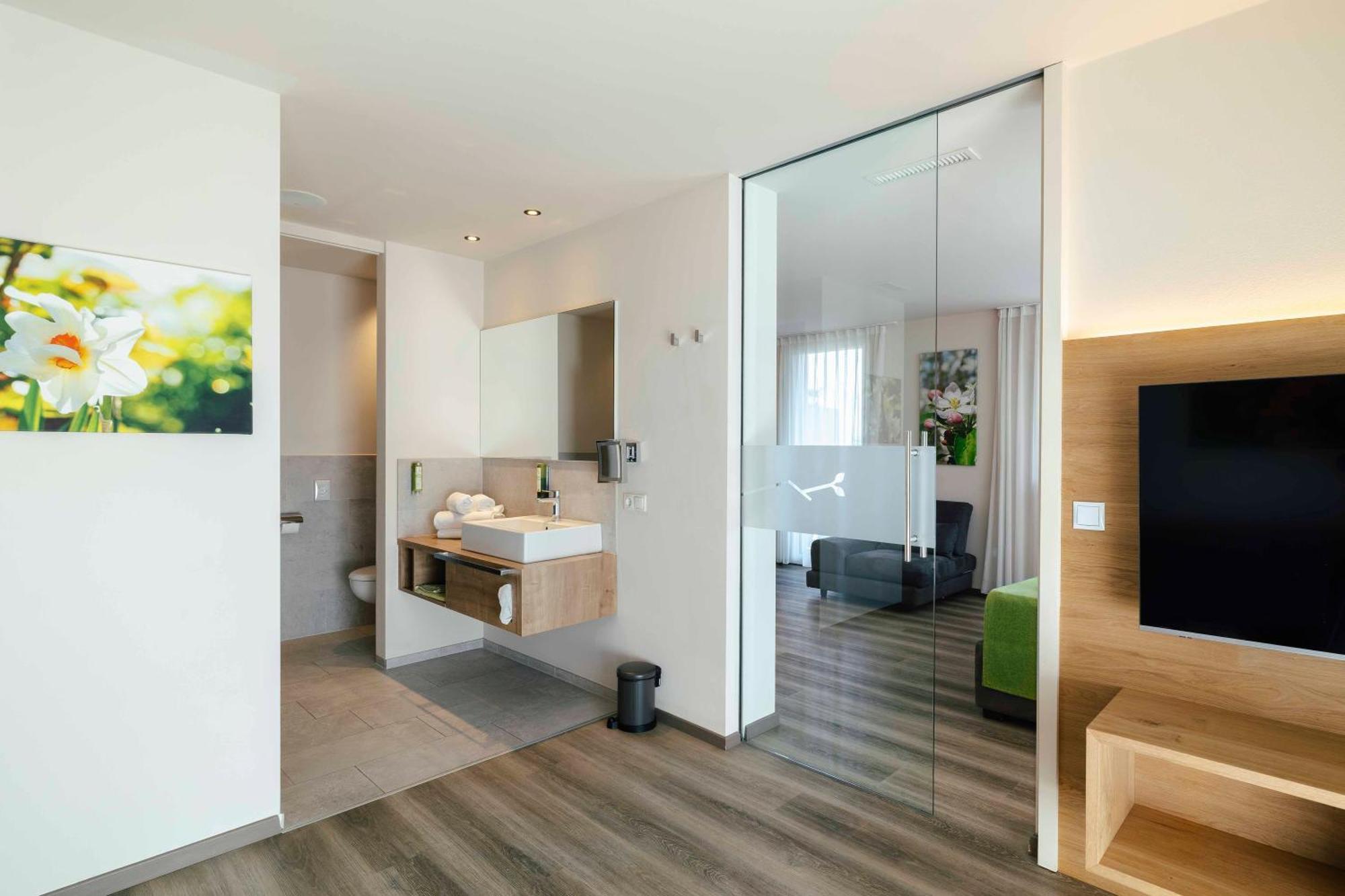 Hotel Pfeiss Lana Bagian luar foto