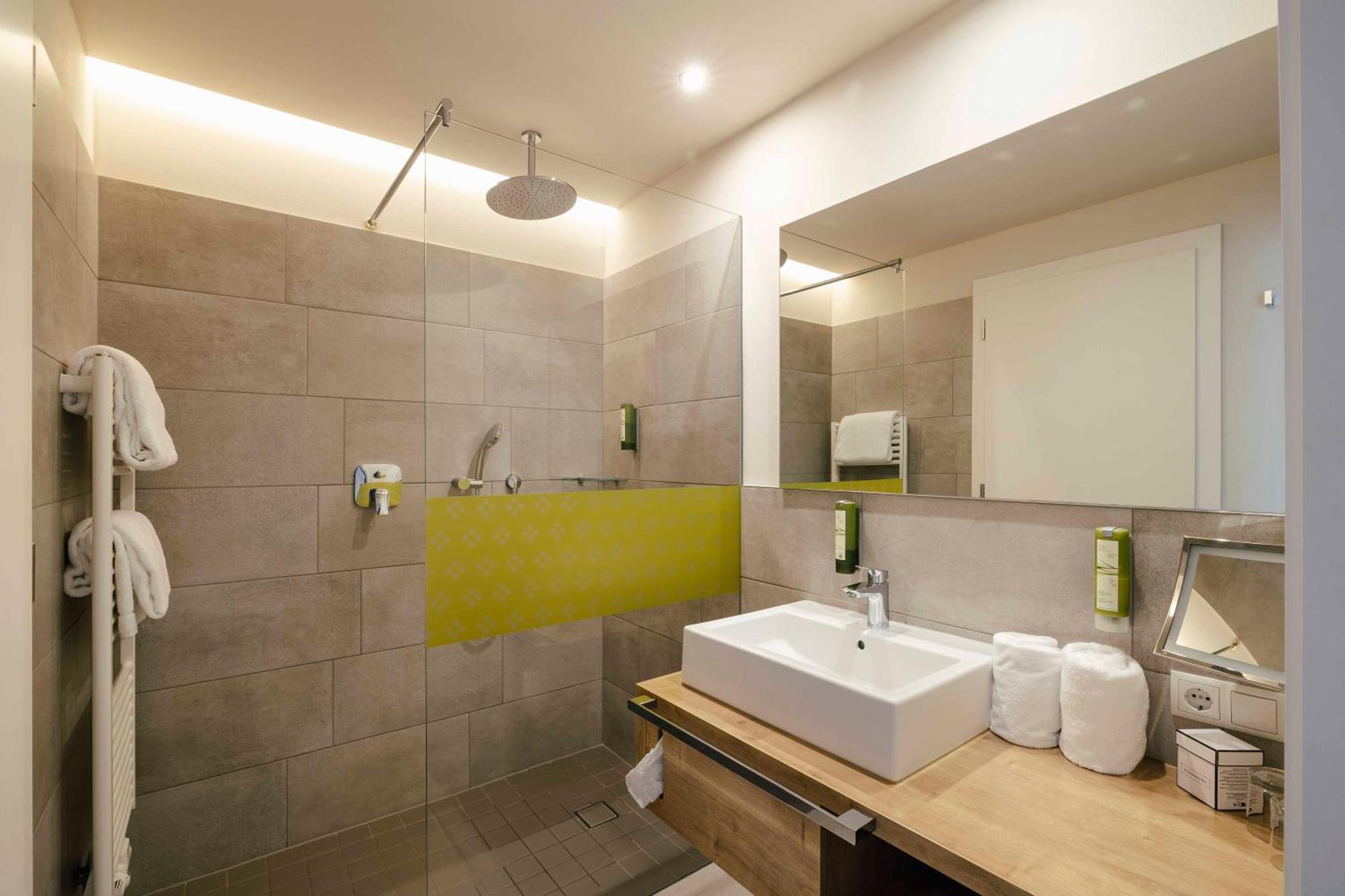 Hotel Pfeiss Lana Bagian luar foto