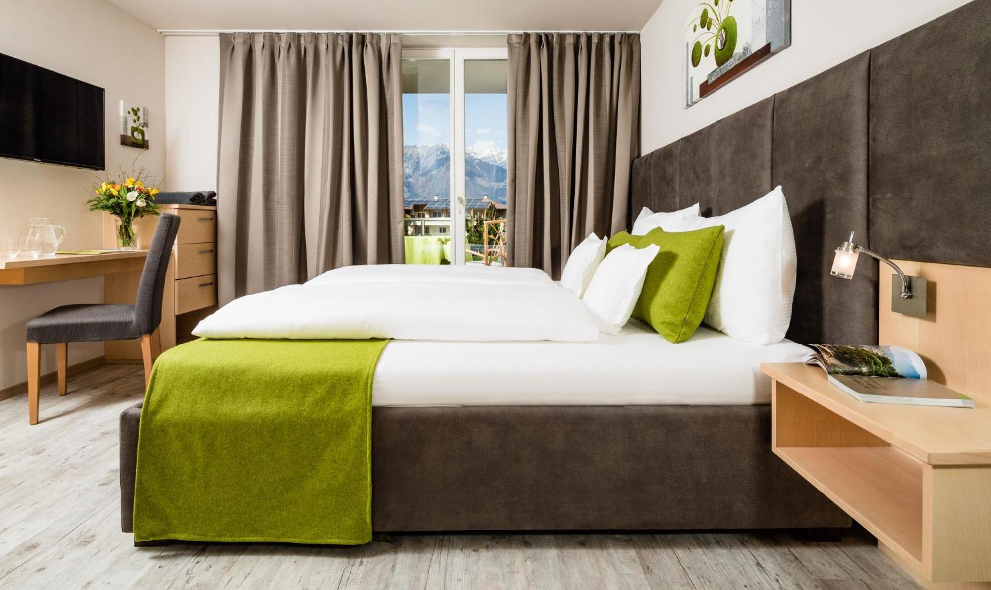 Hotel Pfeiss Lana Bagian luar foto